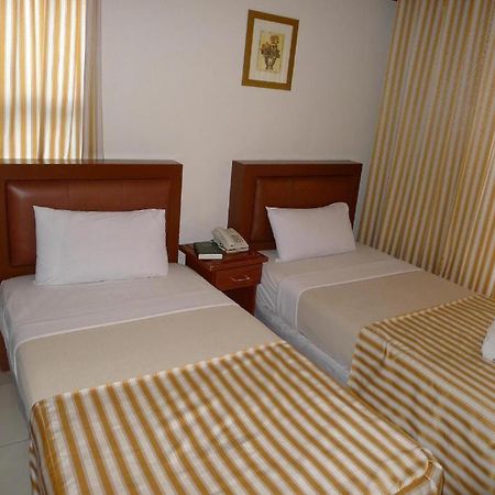 Hotel Cosmopolitan Baguio City Extérieur photo