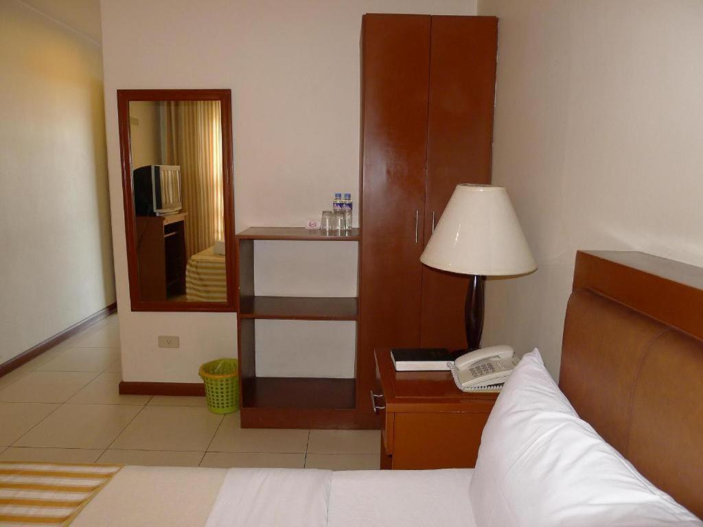 Hotel Cosmopolitan Baguio City Extérieur photo