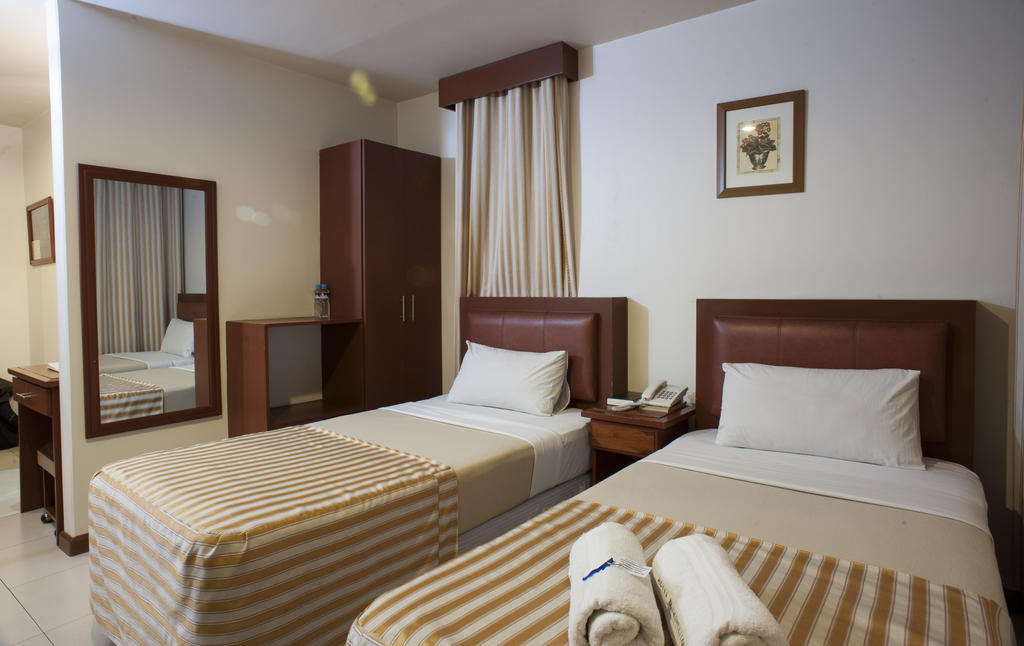 Hotel Cosmopolitan Baguio City Chambre photo